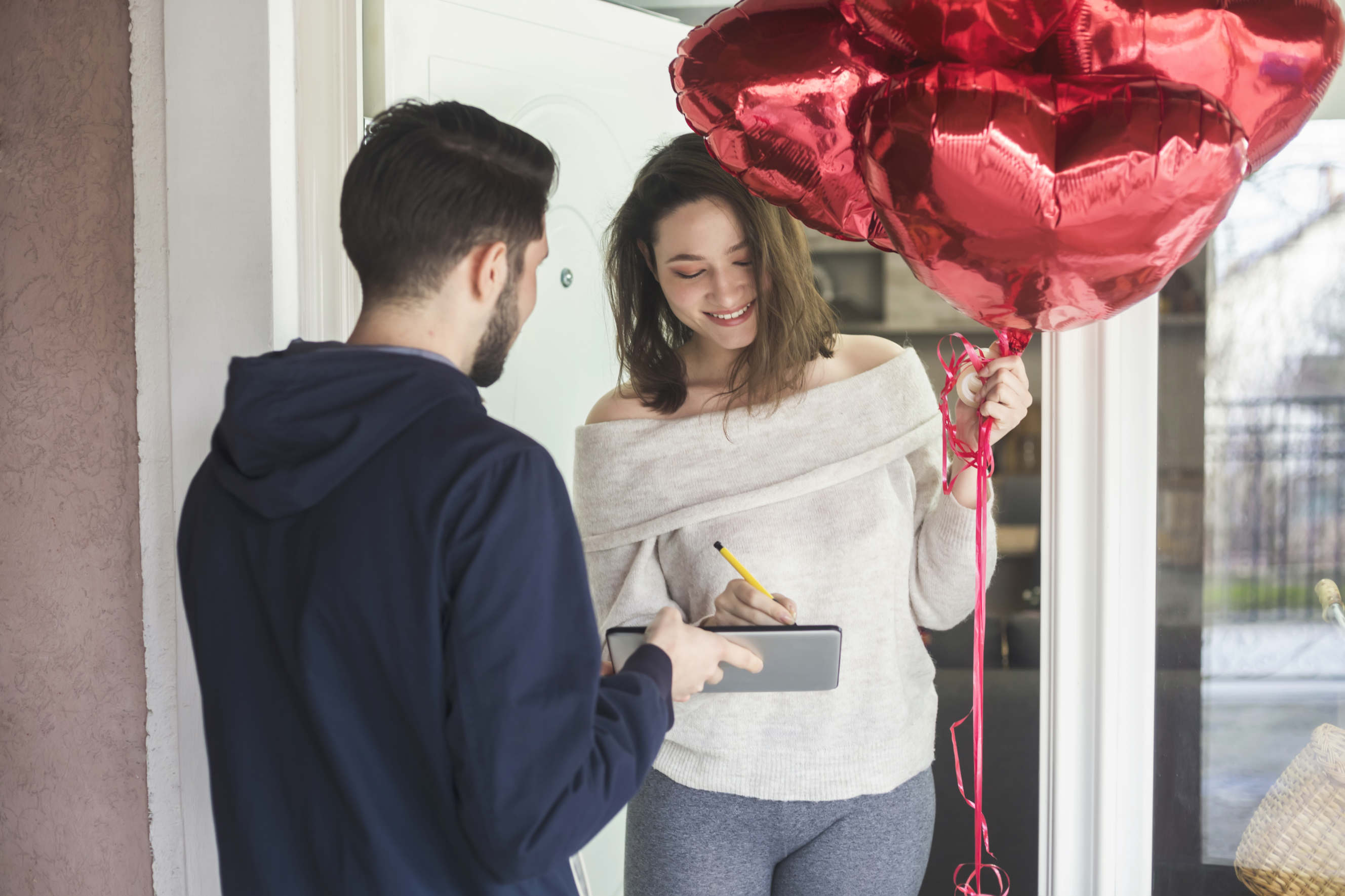 Tasker performing a Balloon Delivery job.